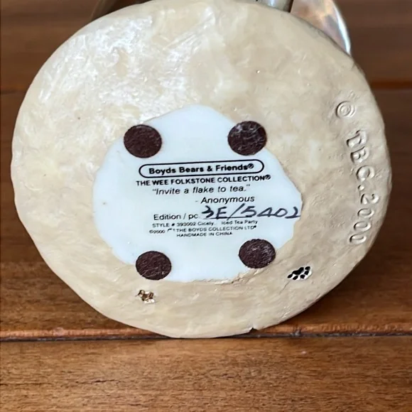 BOYDS BEARS & FRIENDS Miniature Snow Woman with Penguin Snow Globe - Picture 11 of 11